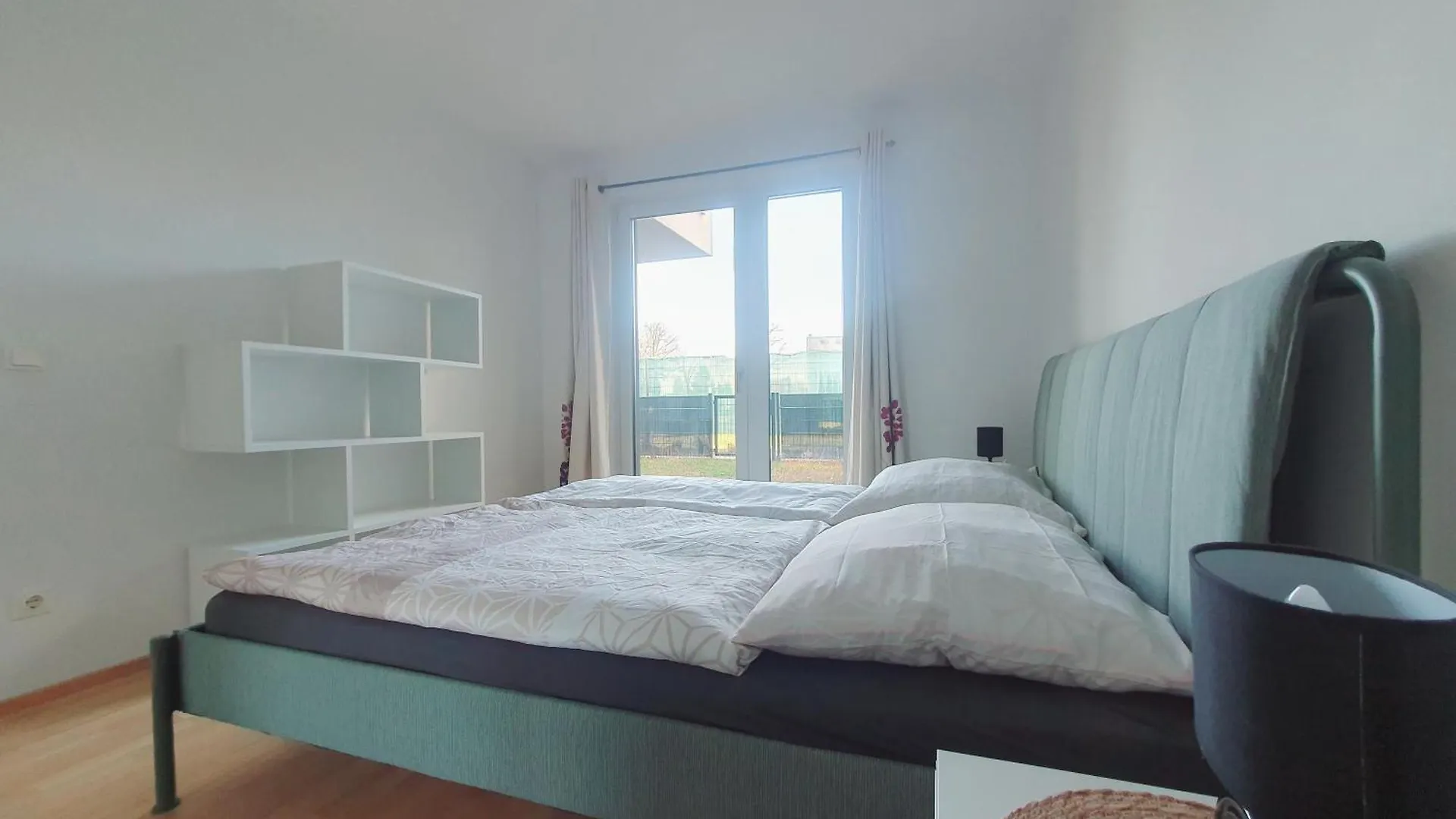 Near Lake One Bedroom Cute Apartment Vienna