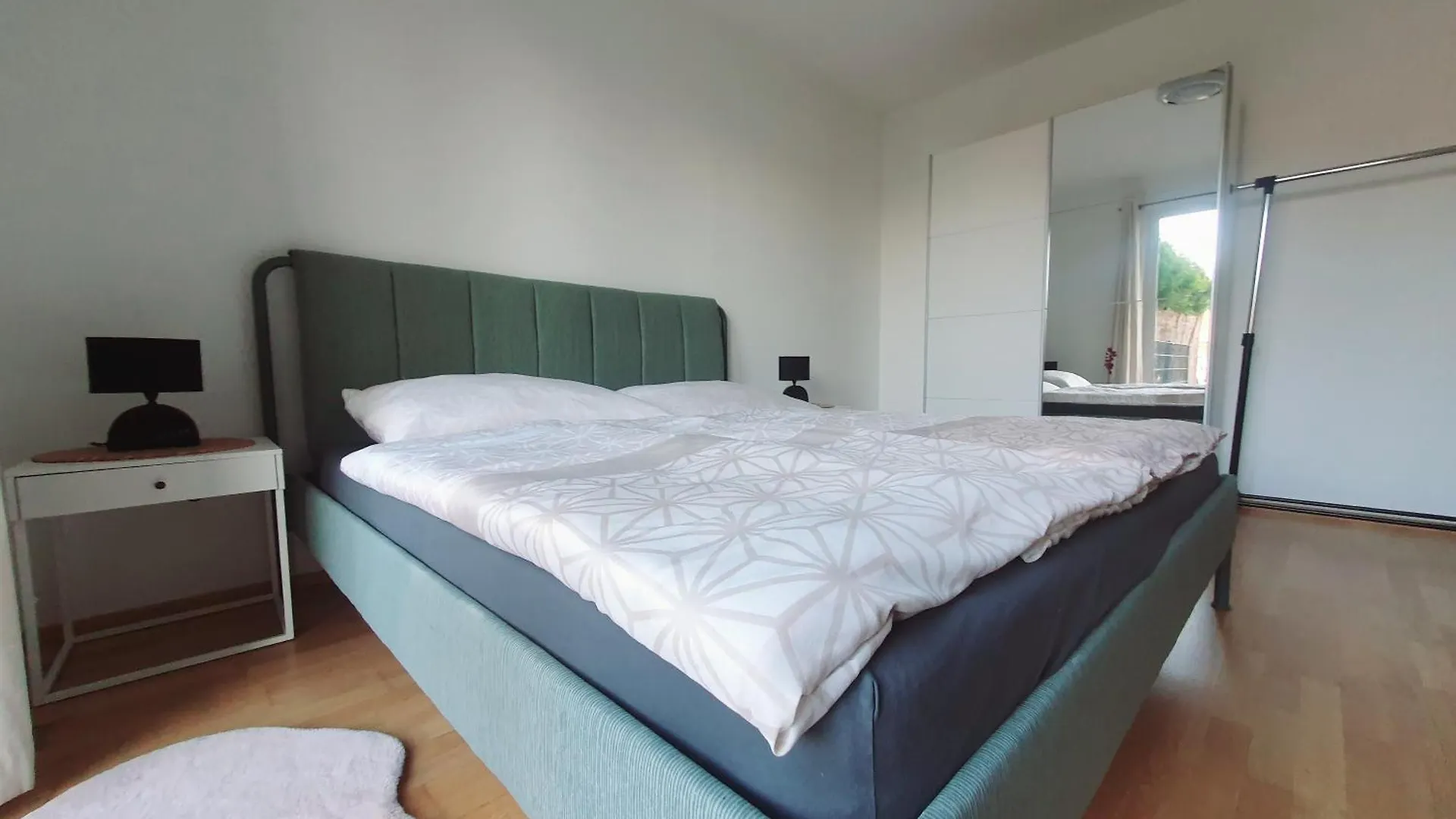 Near Lake One Bedroom Cute Apartment Vienna
