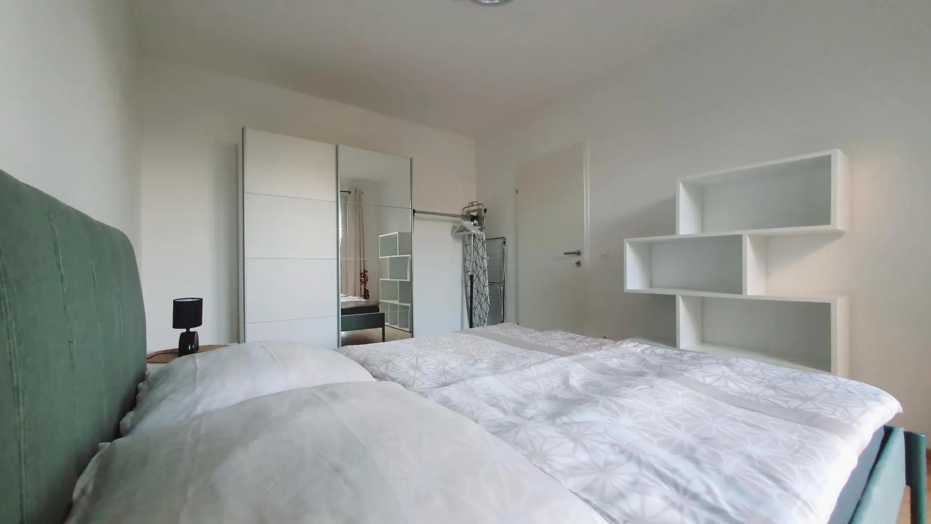 Near Lake One Bedroom Cute Apartment Vienna