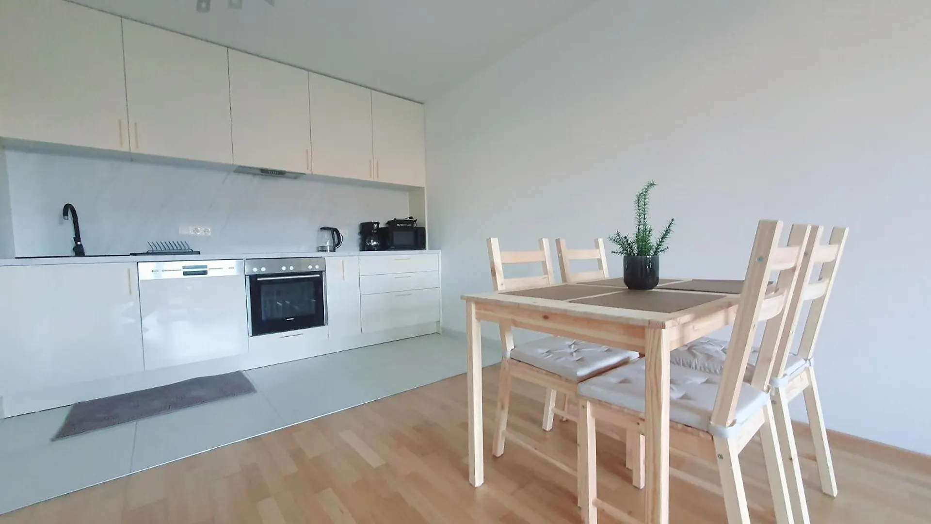 Near Lake One Bedroom Cute Apartment Vienna